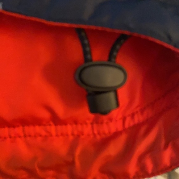 Men’s Gap Reversible Down Vest - Picture 6 of 7